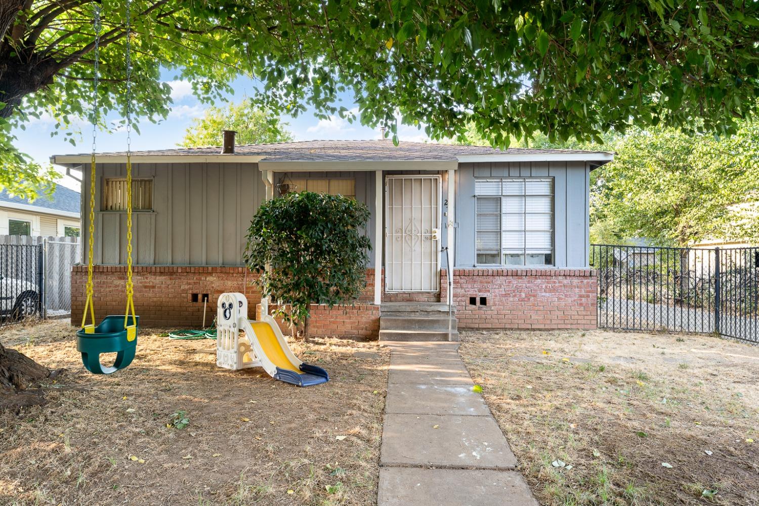 Redwood Avenue, Sacramento, California image 3