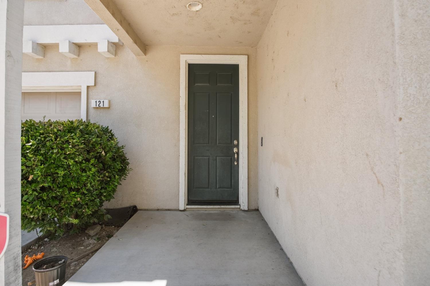 Detail Gallery Image 4 of 27 For 121 Jersey Ln, Patterson,  CA 95363 - 4 Beds | 2 Baths