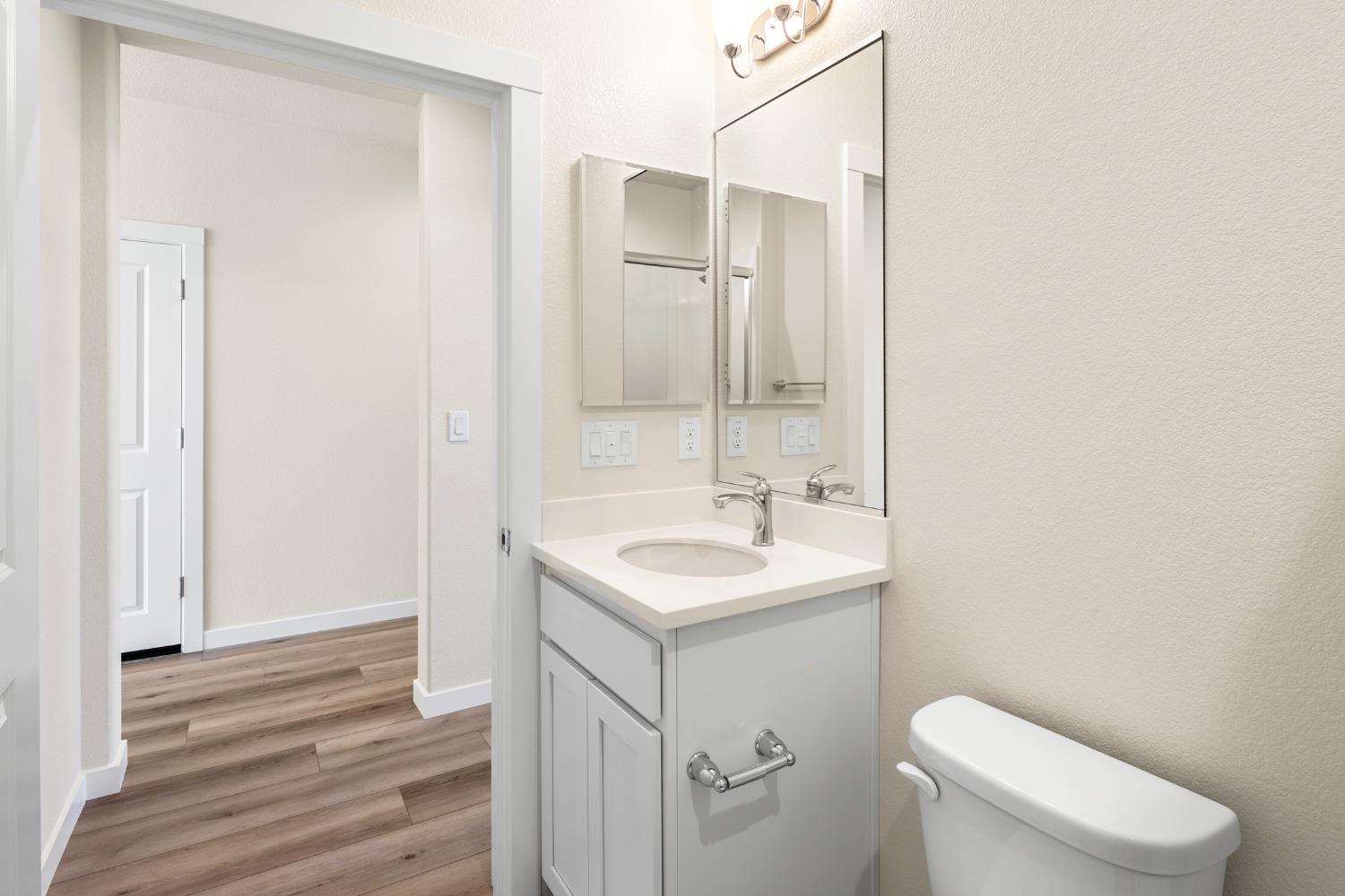 Detail Gallery Image 22 of 43 For 689 Palo Alto Ct, Plumas Lake,  CA 95961 - 4 Beds | 3/1 Baths