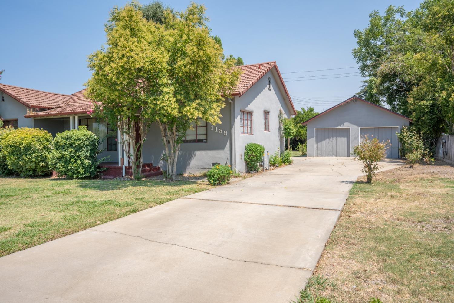 Detail Gallery Image 4 of 30 For 1139 W 19th, Merced,  CA 95340 - 2 Beds | 1 Baths