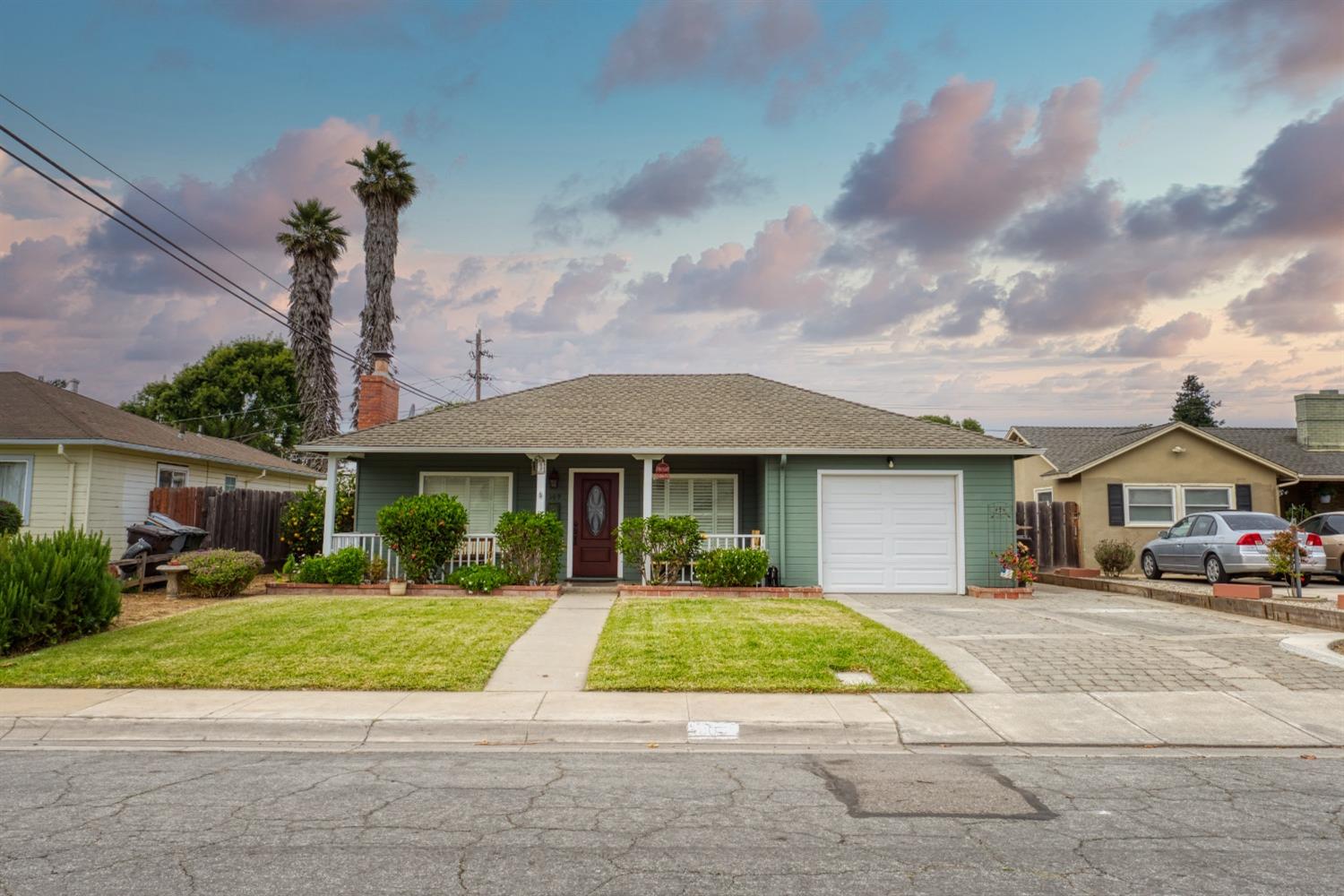 Detail Gallery Image 1 of 1 For 309 Sequoia St, Salinas,  CA 93906 - 3 Beds | 1 Baths