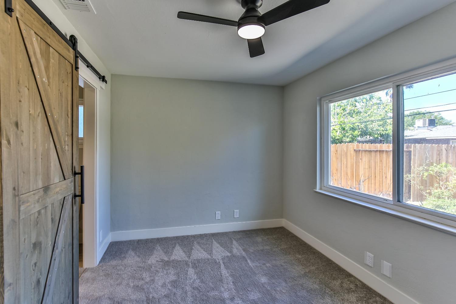 Detail Gallery Image 19 of 43 For 2028 Middleberry Rd, Sacramento,  CA 95815 - 4 Beds | 2 Baths