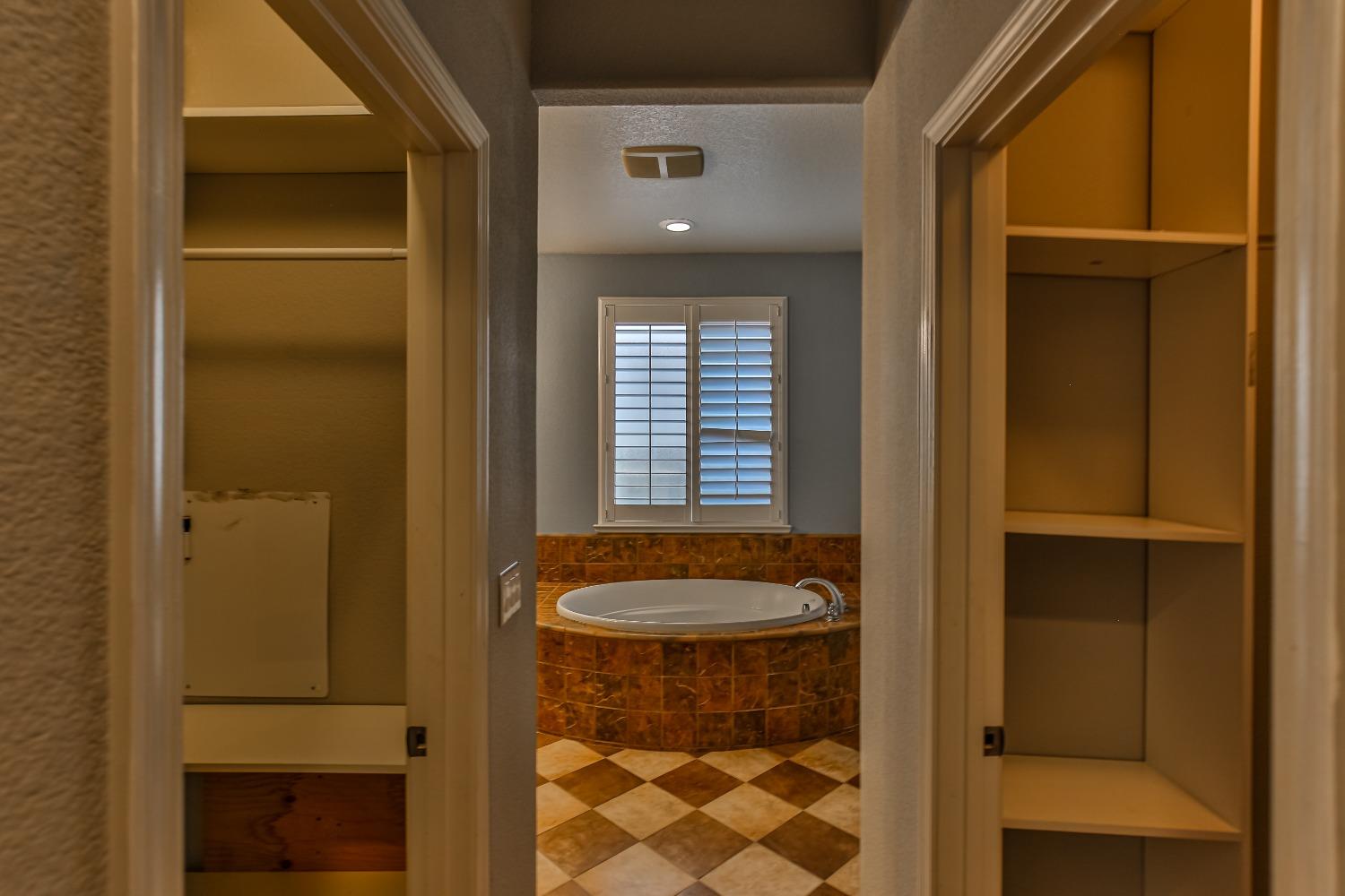 Detail Gallery Image 60 of 76 For 9781 Fall Valley Way, Sacramento,  CA 95829 - 4 Beds | 2/1 Baths