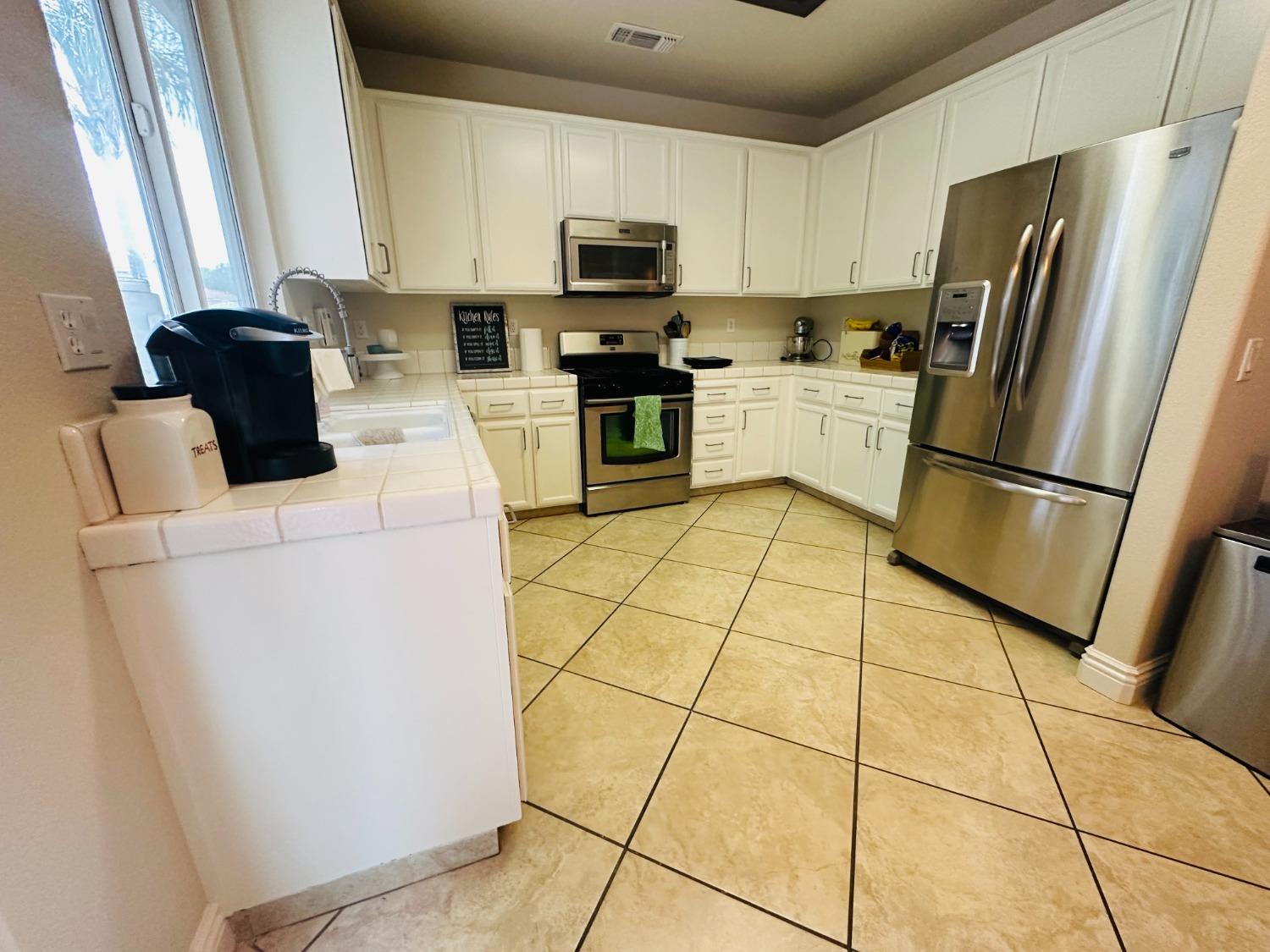 Detail Gallery Image 12 of 21 For 2105 Glory Ct, Atwater,  CA 95301 - 3 Beds | 2/1 Baths