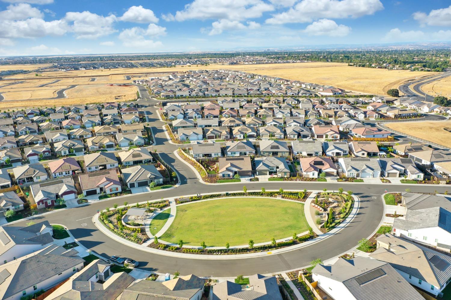 Detail Gallery Image 53 of 59 For 4640 Trumpet Lily Way, Roseville,  CA 95747 - 2 Beds | 2/1 Baths