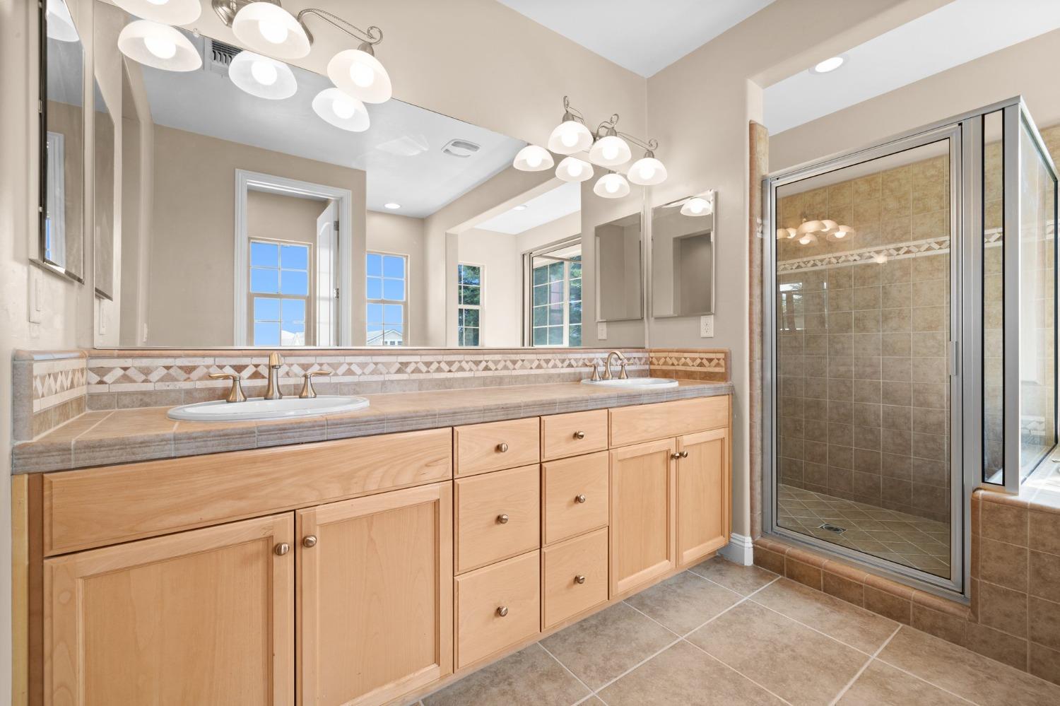 Detail Gallery Image 31 of 51 For 4019 Metaponto Way, Sacramento,  CA 95834 - 4 Beds | 3/1 Baths