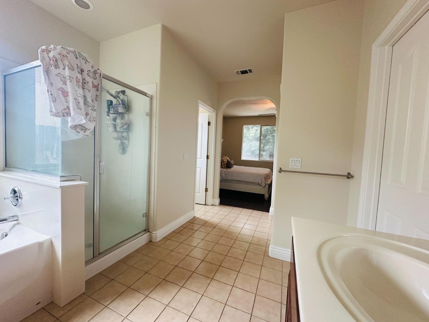 Detail Gallery Image 9 of 21 For 2105 Glory Ct, Atwater,  CA 95301 - 3 Beds | 2/1 Baths