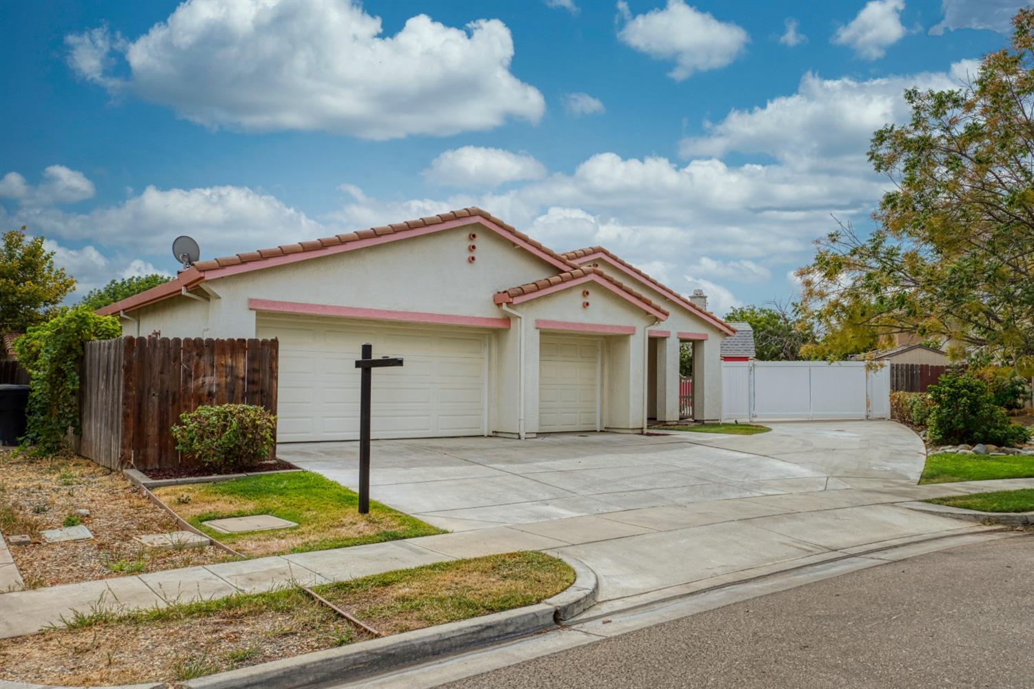 Sorrel Court, Patterson, California image 2