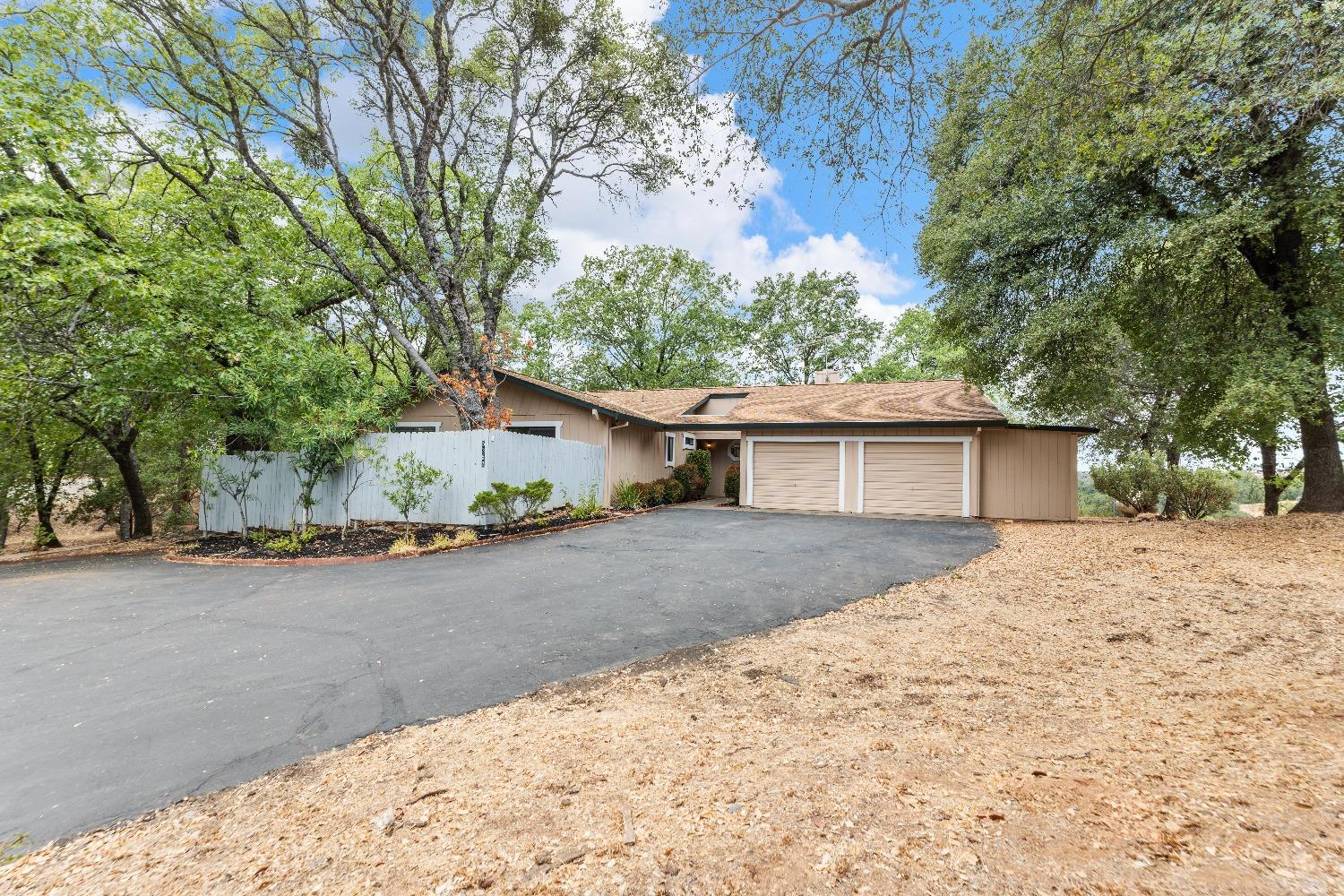 Detail Gallery Image 2 of 62 For 5353 Silver Lode Dr, Placerville,  CA 95667 - 3 Beds | 2/1 Baths