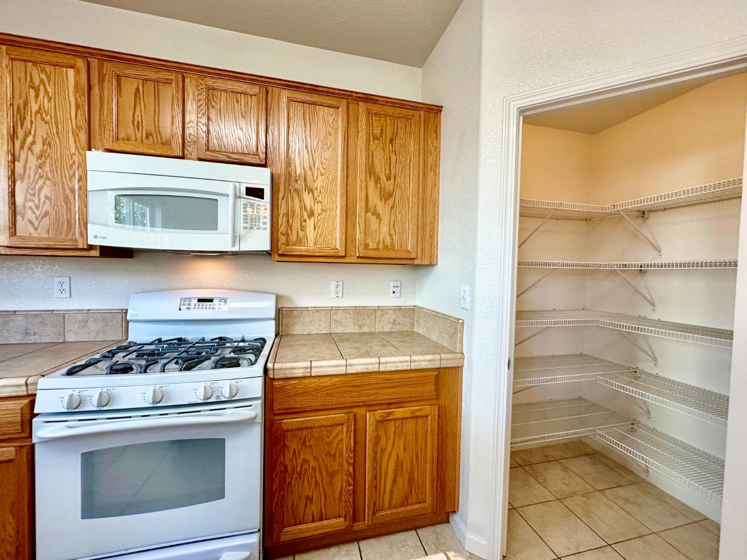 Detail Gallery Image 10 of 35 For 1532 Cat Tail Dr, Stockton,  CA 95204 - 3 Beds | 2/1 Baths