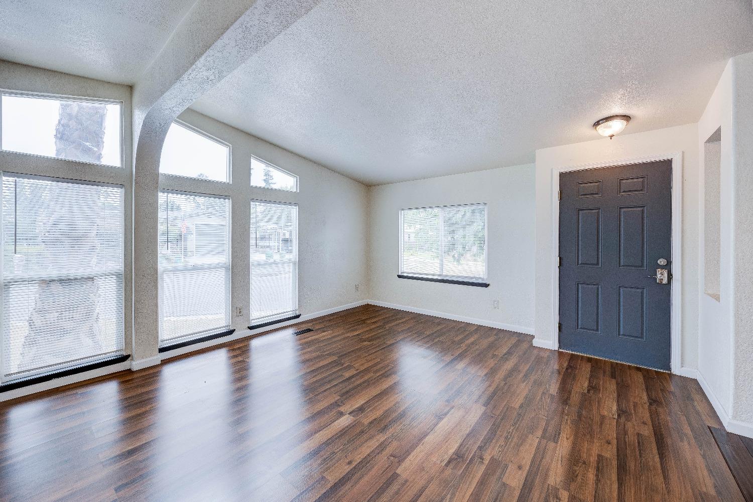 Detail Gallery Image 12 of 87 For 21 Whispering Way, Lodi,  CA 95242 - 2 Beds | 2 Baths