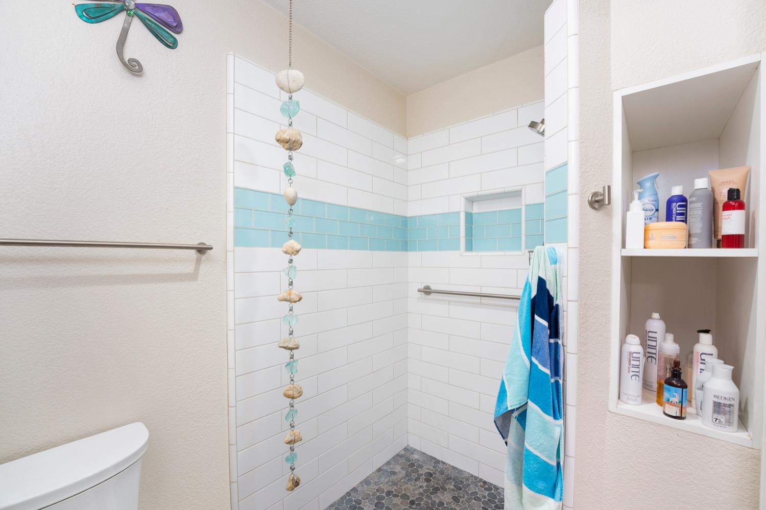 Detail Gallery Image 24 of 44 For 4710 El Cortez Dr, Rocklin,  CA 95677 - 3 Beds | 2 Baths