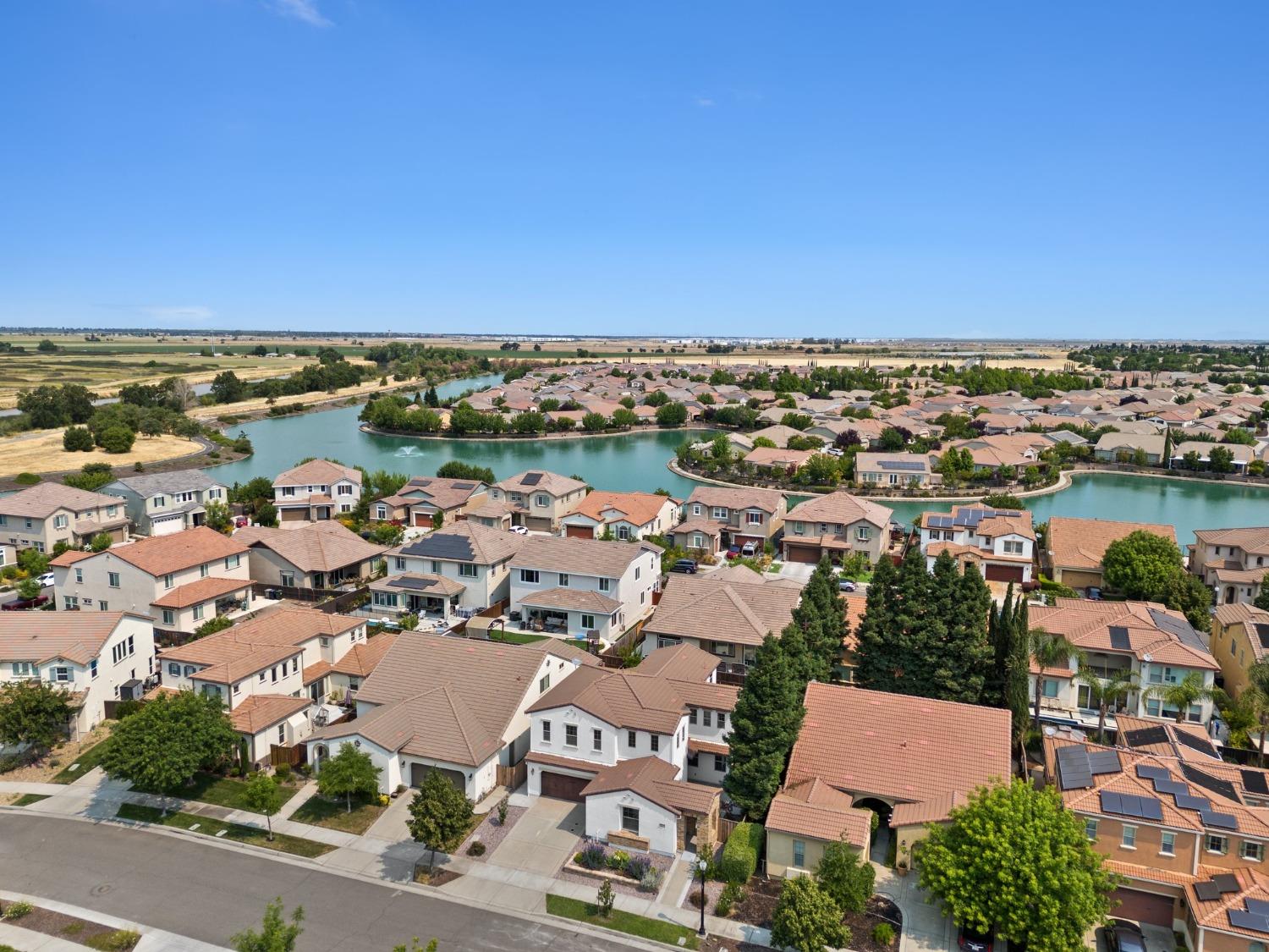 Detail Gallery Image 45 of 51 For 4019 Metaponto Way, Sacramento,  CA 95834 - 4 Beds | 3/1 Baths