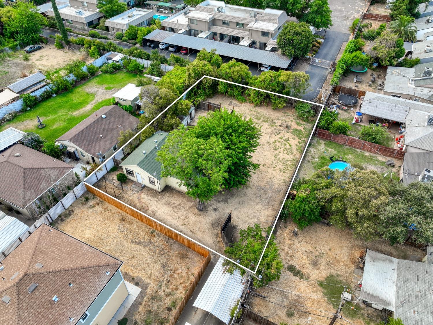 Detail Gallery Image 1 of 1 For 2100 Keith Way, Sacramento,  CA 95825 - 2 Beds | 1 Baths