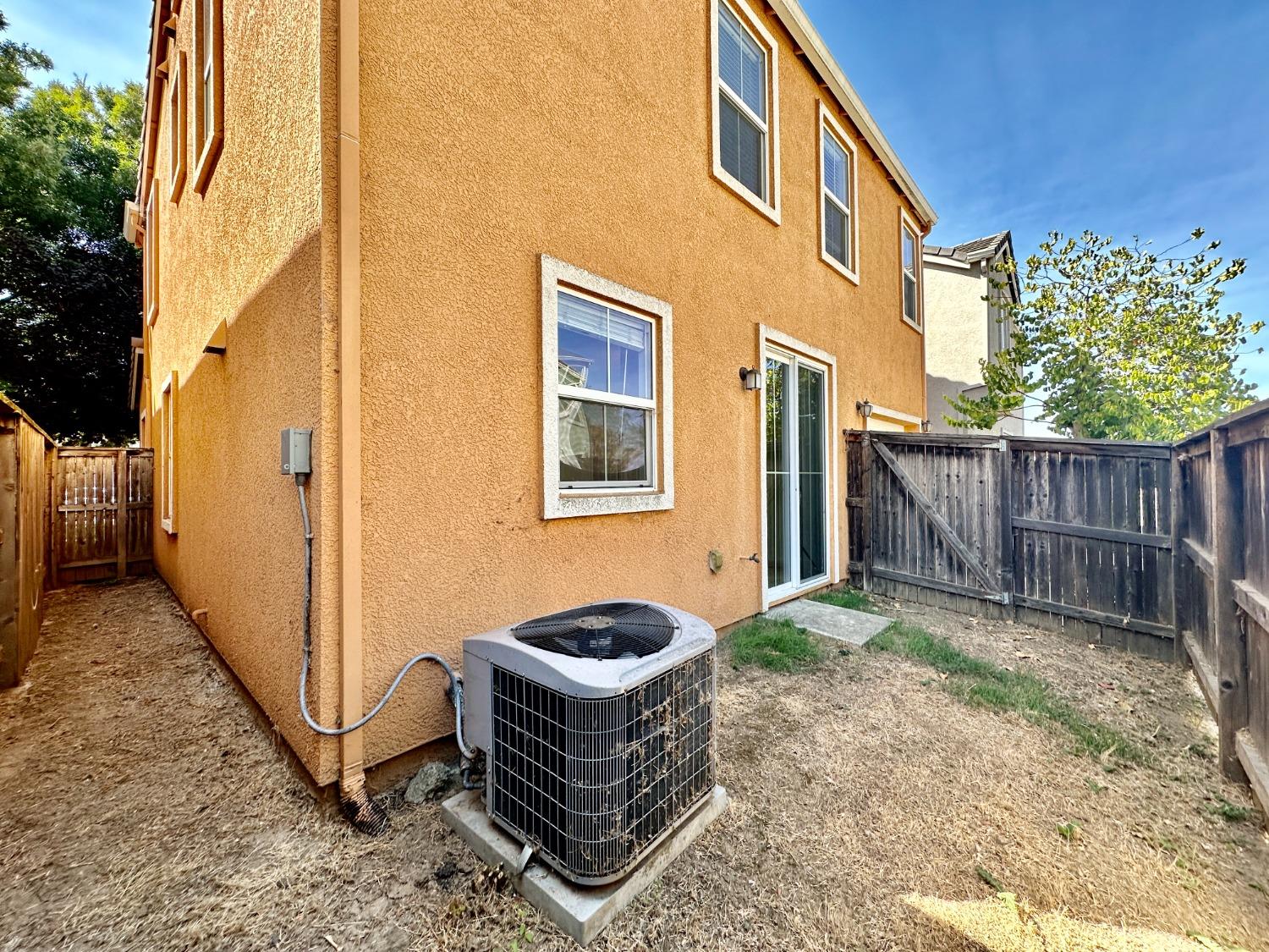 Detail Gallery Image 34 of 35 For 1532 Cat Tail Dr, Stockton,  CA 95204 - 3 Beds | 2/1 Baths