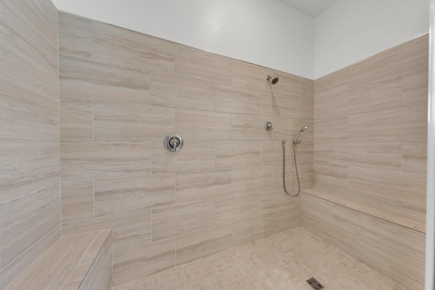 Detail Gallery Image 28 of 59 For 4640 Trumpet Lily Way, Roseville,  CA 95747 - 2 Beds | 2/1 Baths