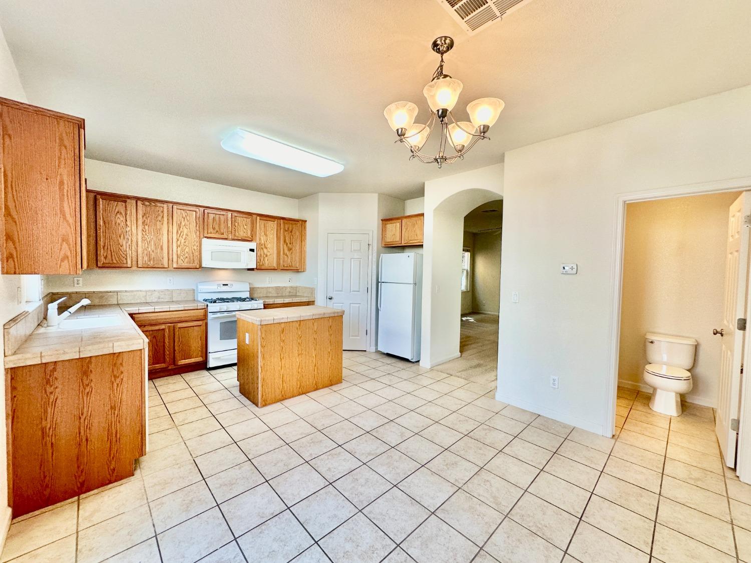 Detail Gallery Image 13 of 35 For 1532 Cat Tail Dr, Stockton,  CA 95204 - 3 Beds | 2/1 Baths