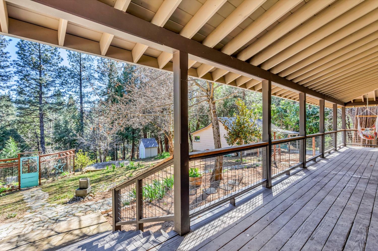 Detail Gallery Image 2 of 46 For 11191 Silver Willow Ln, Nevada City,  CA 95959 - 4 Beds | 3 Baths