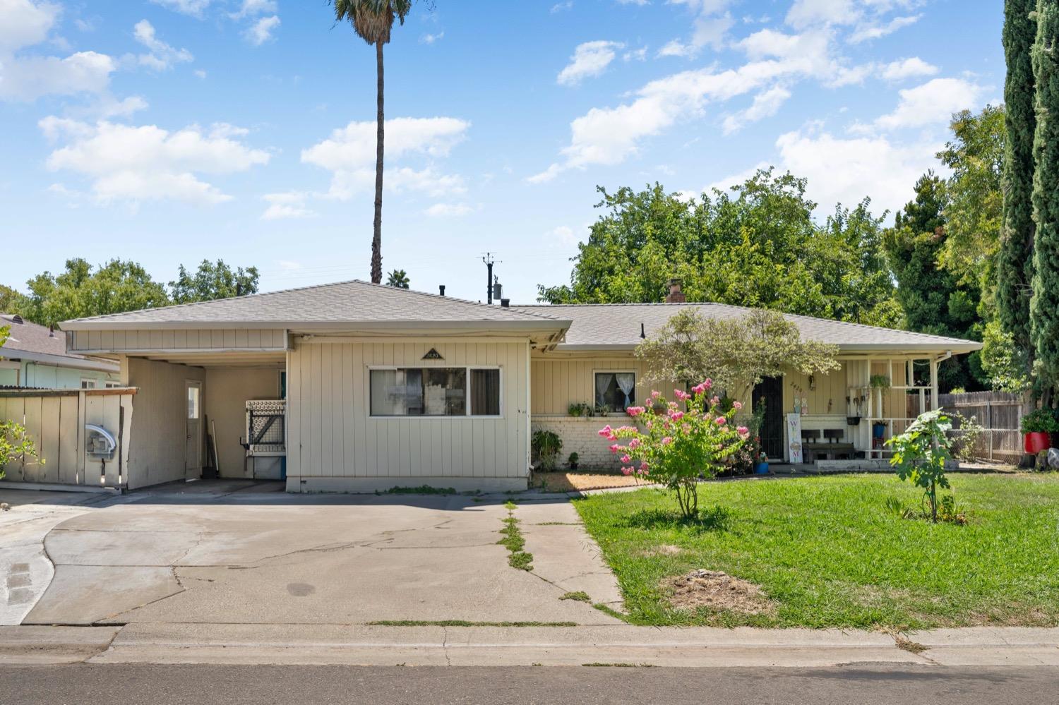 Detail Gallery Image 2 of 31 For 2420 Burgundy Way, Sacramento,  CA 95825 - 4 Beds | 2 Baths