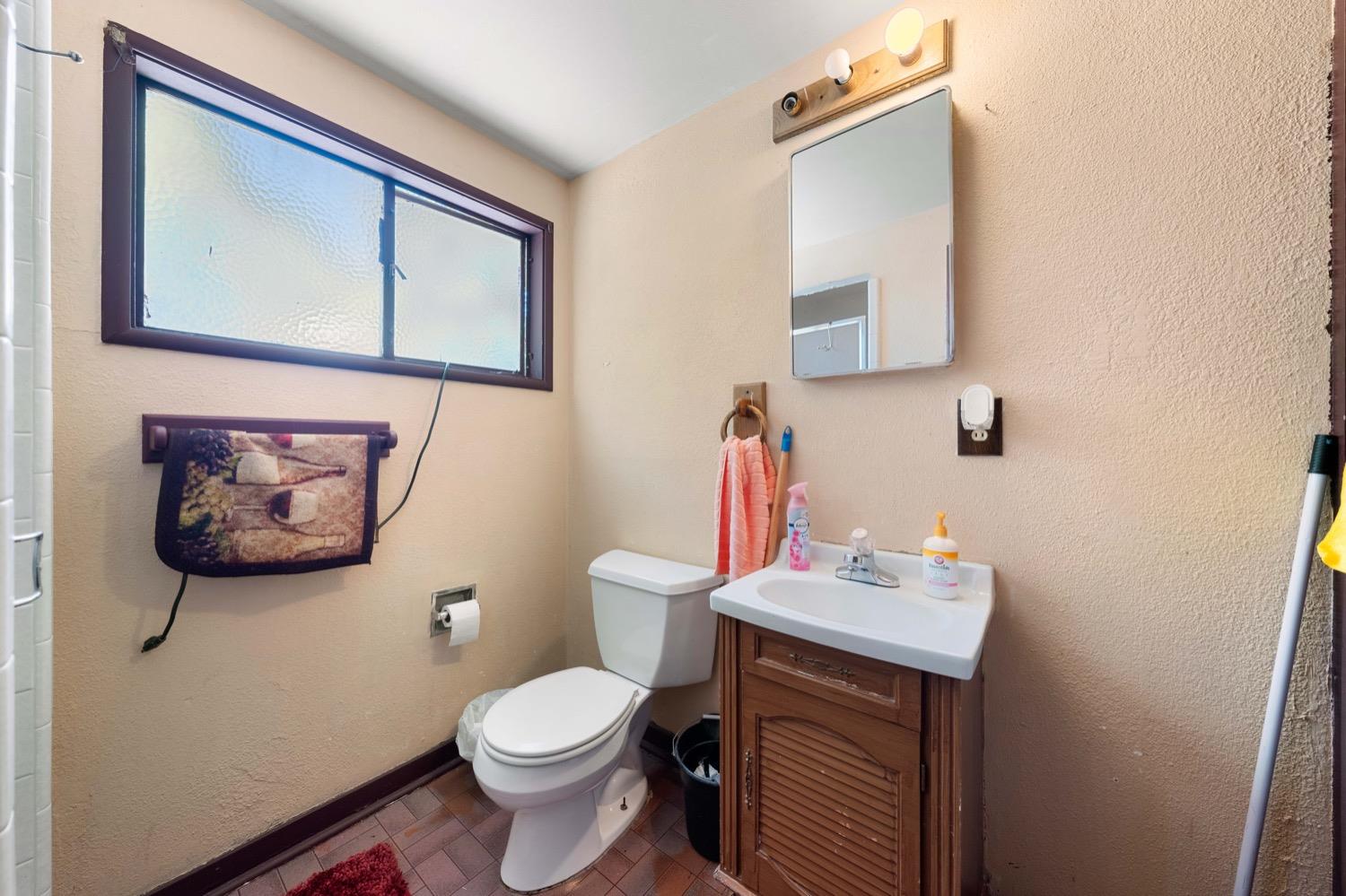 Detail Gallery Image 20 of 31 For 2420 Burgundy Way, Sacramento,  CA 95825 - 4 Beds | 2 Baths