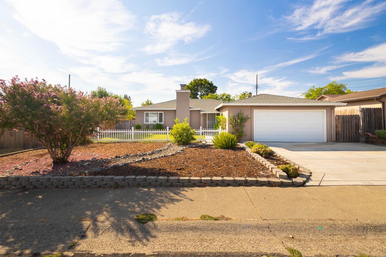 Detail Gallery Image 1 of 1 For 1514 Frances Dr, Roseville,  CA 95661 - 3 Beds | 1 Baths