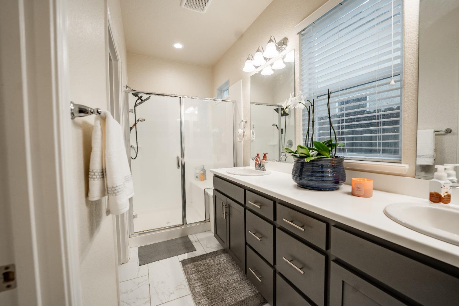 Detail Gallery Image 10 of 12 For 4235 Alvarado Ave, Stockton,  CA 95204 - 4 Beds | 2 Baths