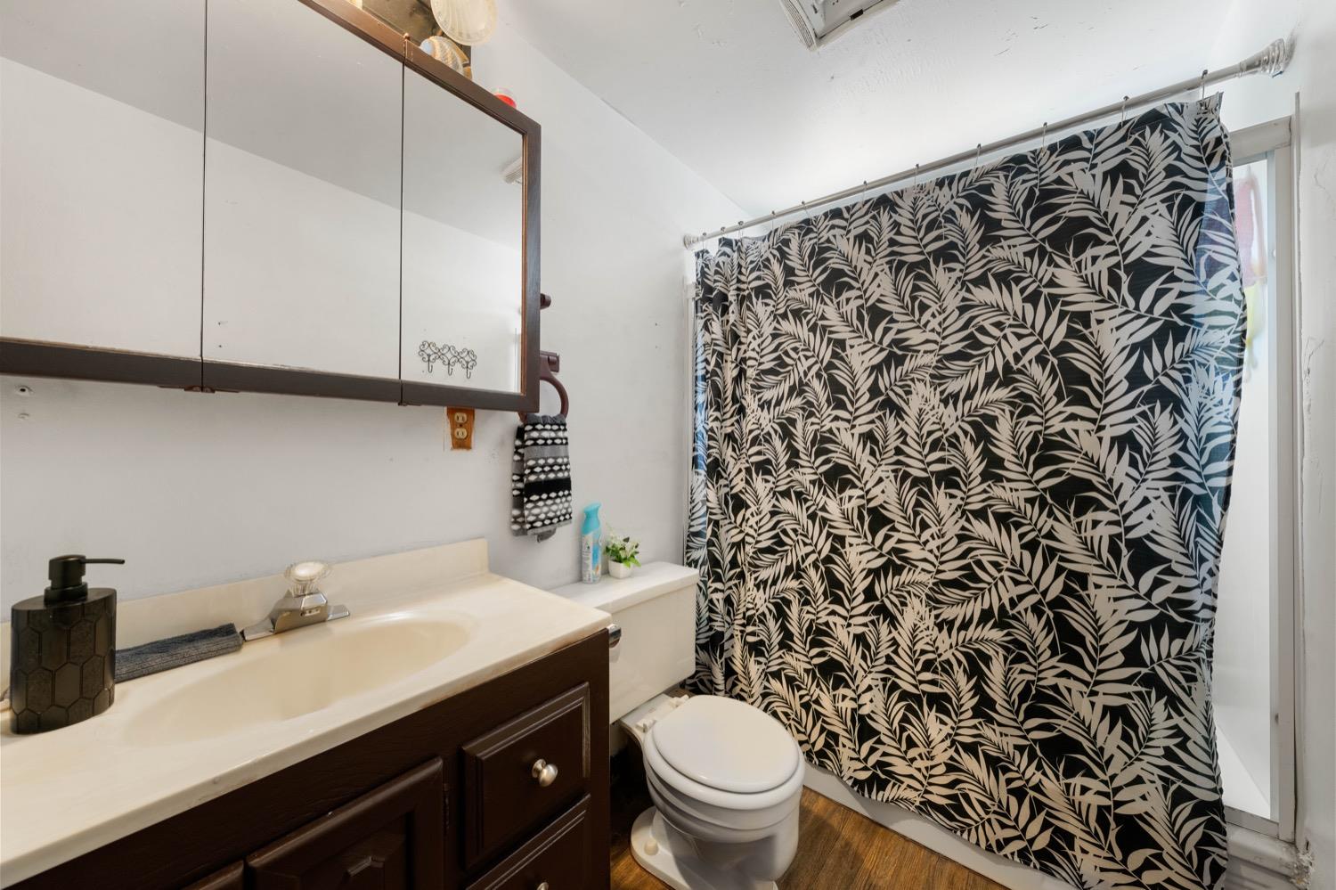 Detail Gallery Image 18 of 31 For 2420 Burgundy Way, Sacramento,  CA 95825 - 4 Beds | 2 Baths