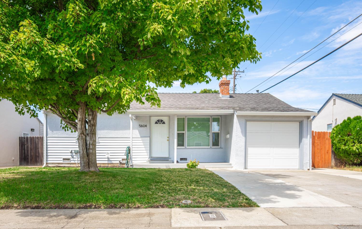 Detail Gallery Image 1 of 1 For 5604 Cazadero Way, Sacramento,  CA 95822 - 2 Beds | 1 Baths