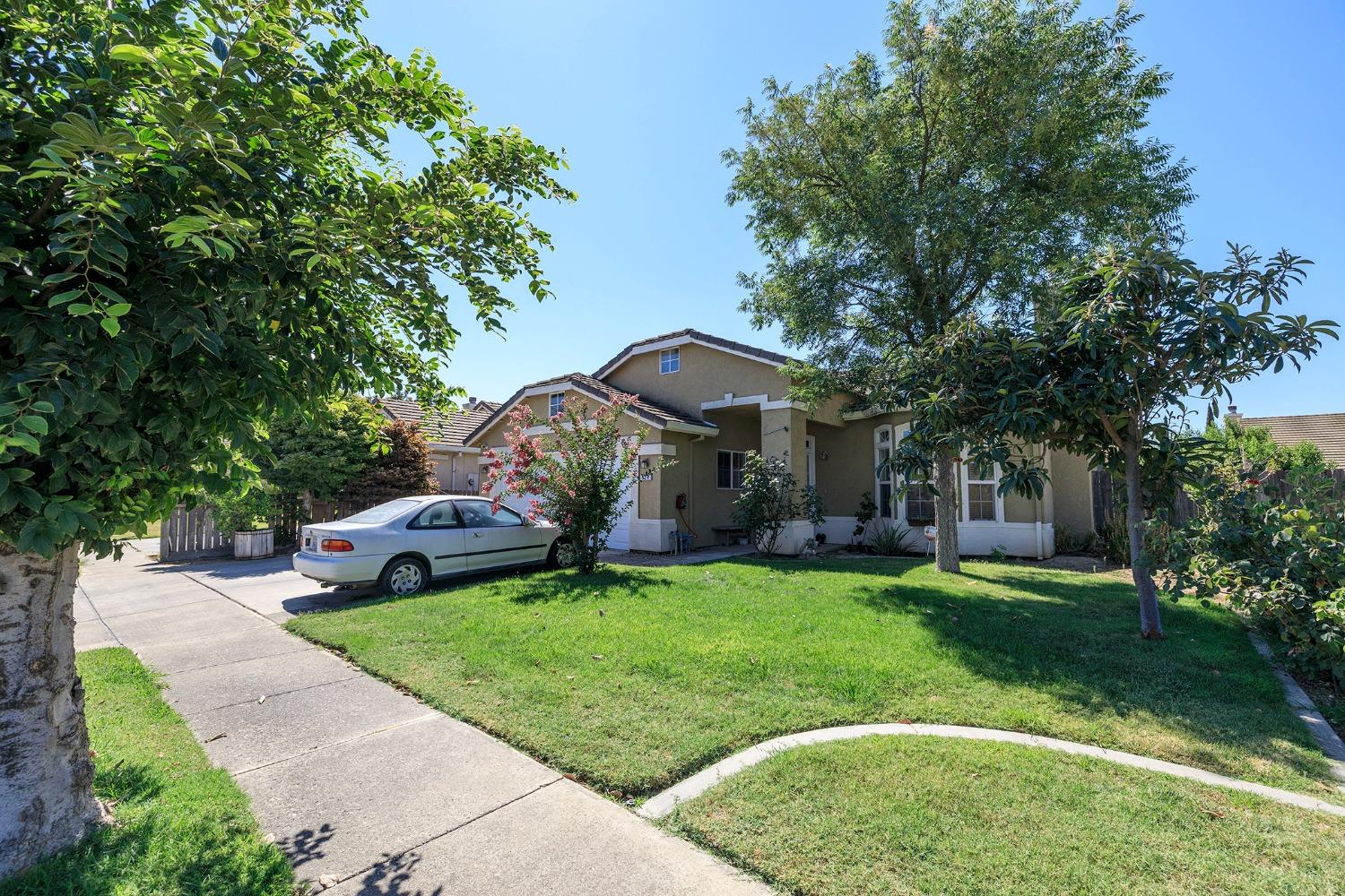 Detail Gallery Image 4 of 25 For 524 Sunday Dr, Turlock,  CA 95382 - 3 Beds | 2 Baths