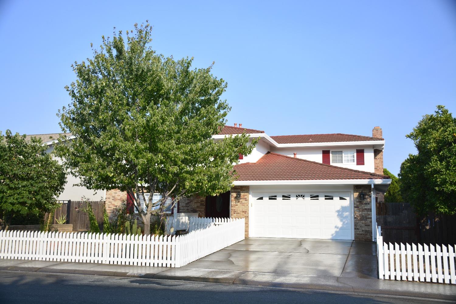 Detail Gallery Image 1 of 1 For 2263 El Cejo Cir, Rancho Cordova,  CA 95670 - 4 Beds | 2/1 Baths