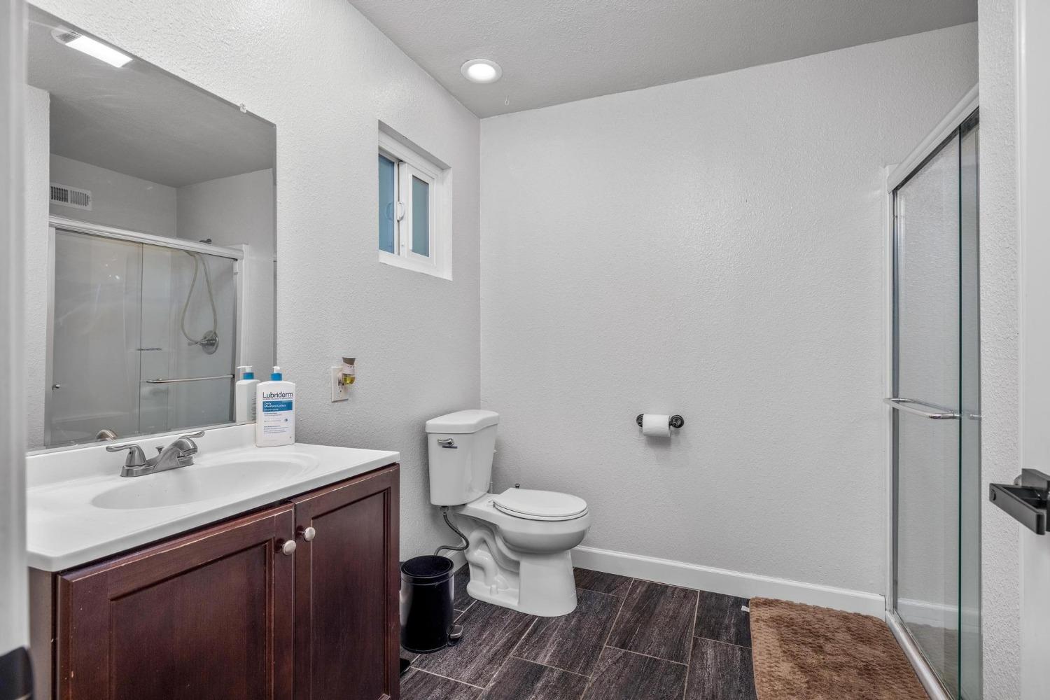 Detail Gallery Image 16 of 35 For 311 Shepard Way, Manteca,  CA 95336 - 3 Beds | 2 Baths