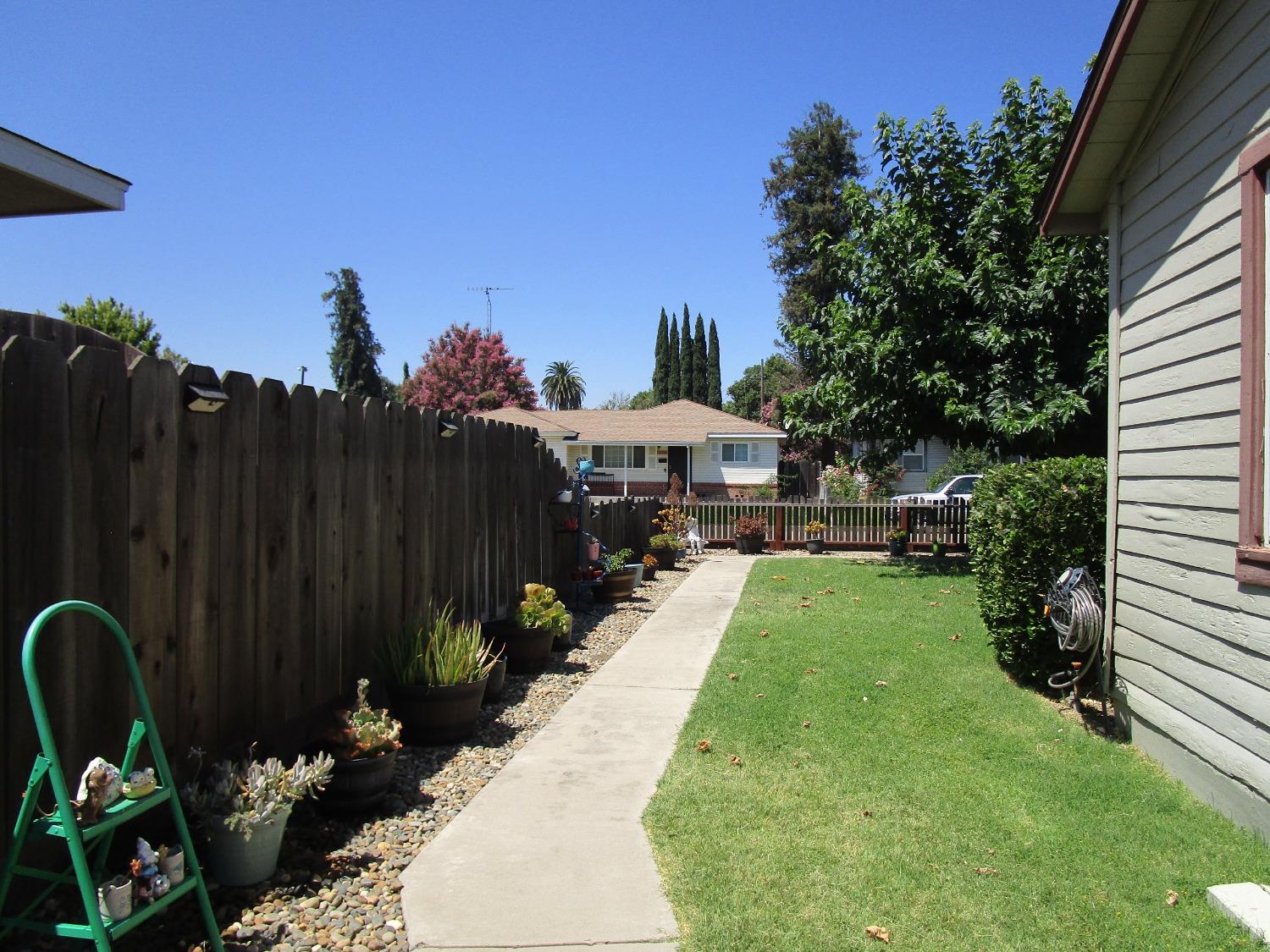 S Locust Avenue, Ripon, California image 6