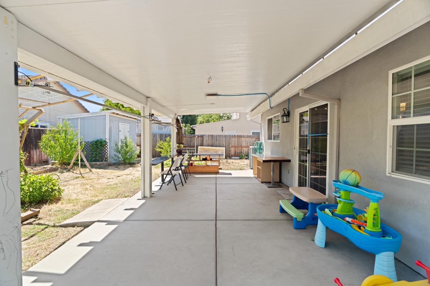 Detail Gallery Image 26 of 41 For 8251 Montreux Way, Sacramento,  CA 95828 - 3 Beds | 2 Baths