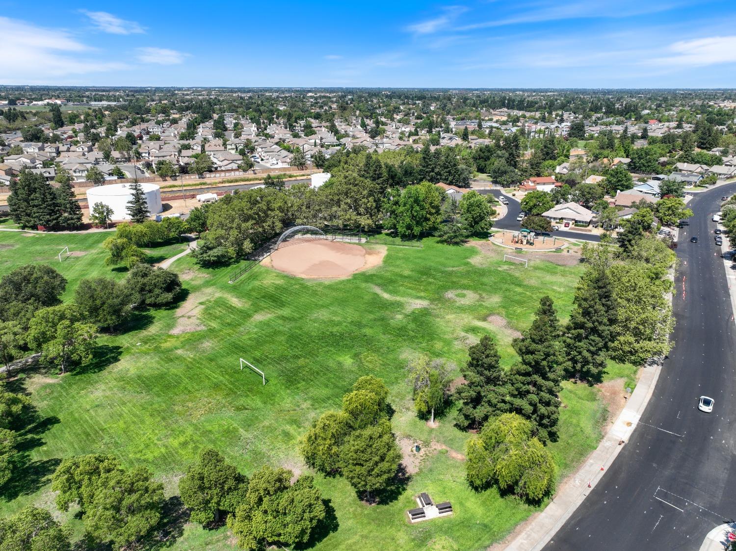 Detail Gallery Image 39 of 41 For 8251 Montreux Way, Sacramento,  CA 95828 - 3 Beds | 2 Baths