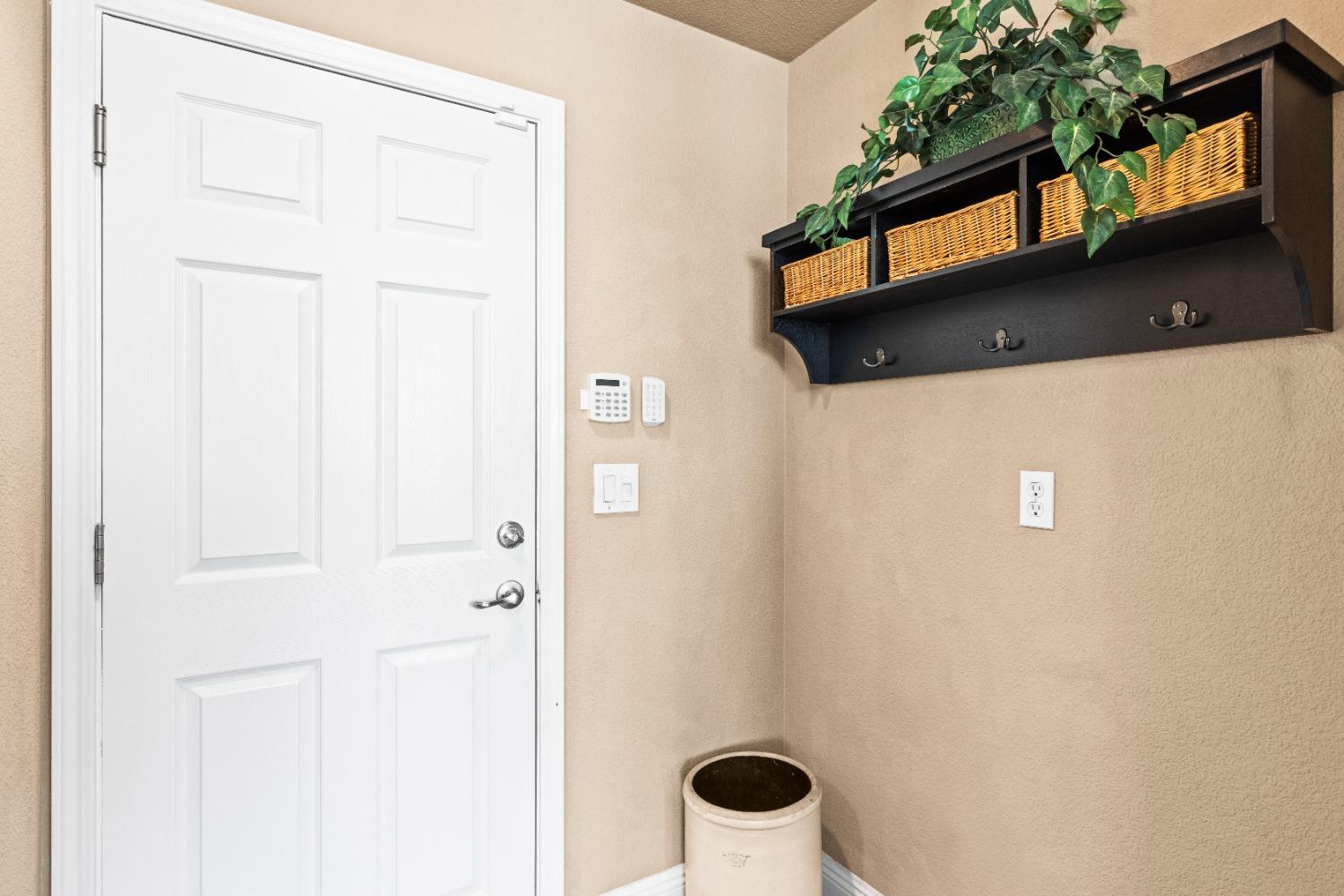 Detail Gallery Image 17 of 37 For 1136 Lucio St, Manteca,  CA 95336 - 4 Beds | 2/1 Baths