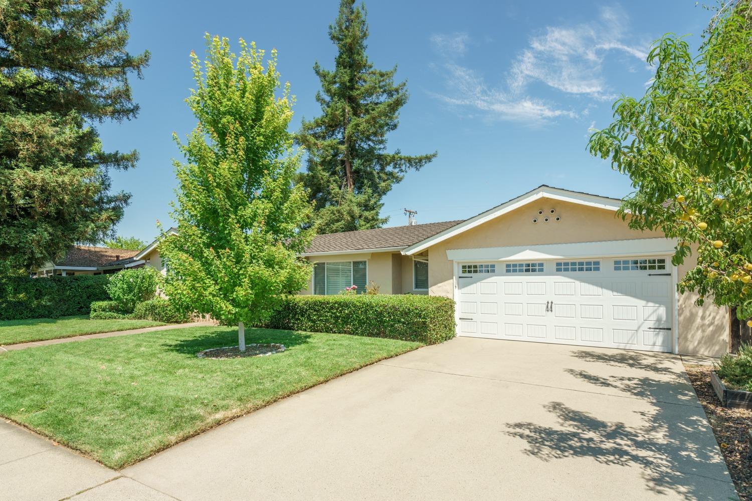 Detail Gallery Image 1 of 1 For 2727 Morley Way, Sacramento,  CA 95864 - 4 Beds | 2/1 Baths