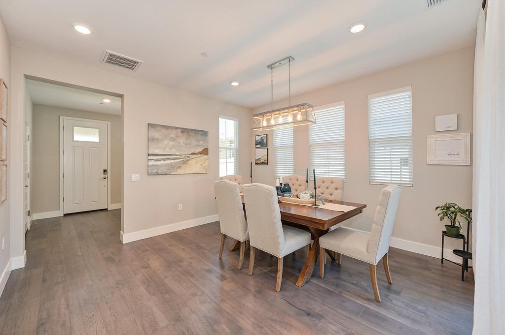 Detail Gallery Image 6 of 65 For 7024 Starburst Ln, Roseville,  CA 95747 - 2 Beds | 2 Baths