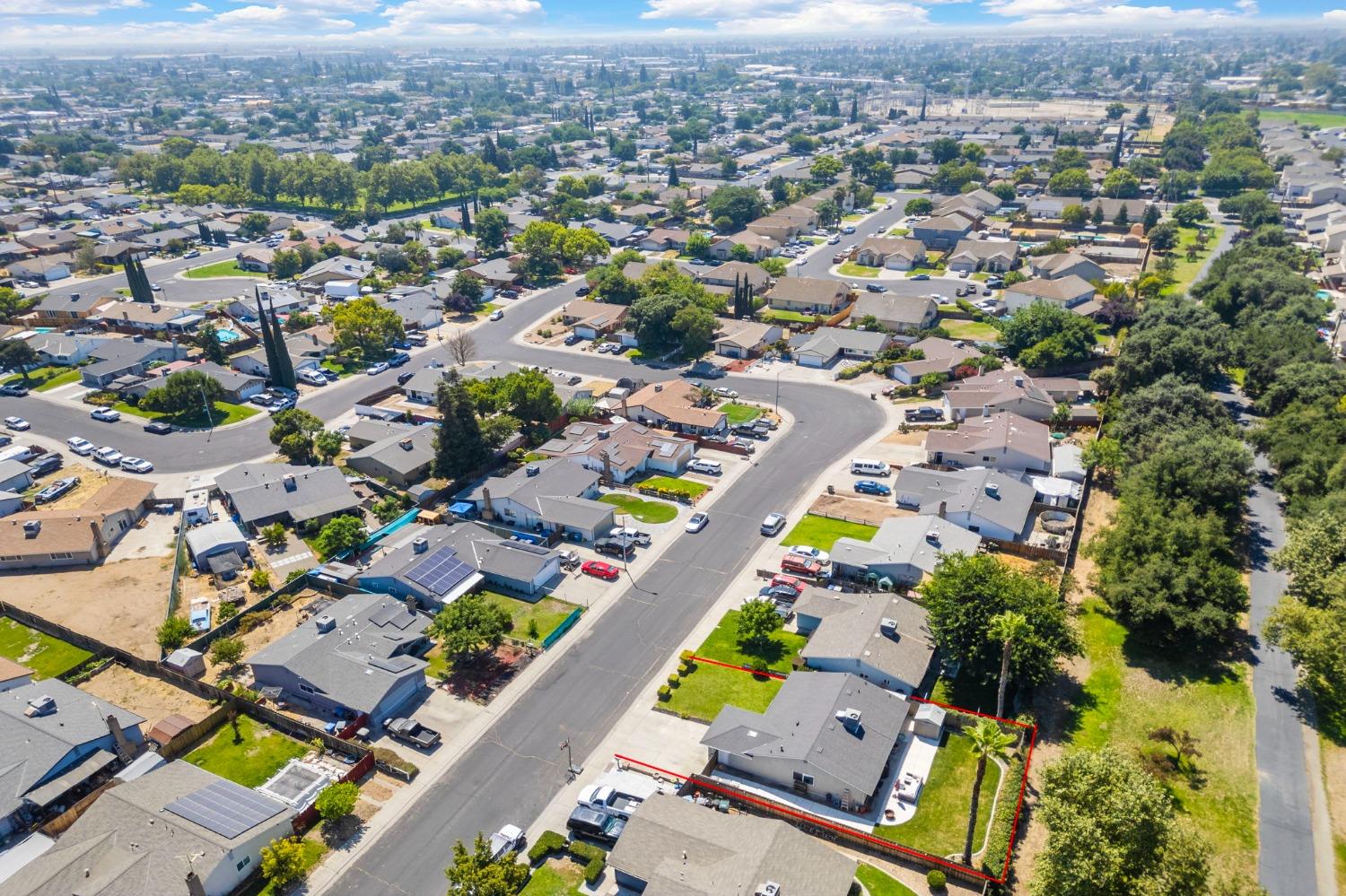 Detail Gallery Image 32 of 34 For 659 Fallenleaf Ln, Manteca,  CA 95336 - 3 Beds | 2 Baths