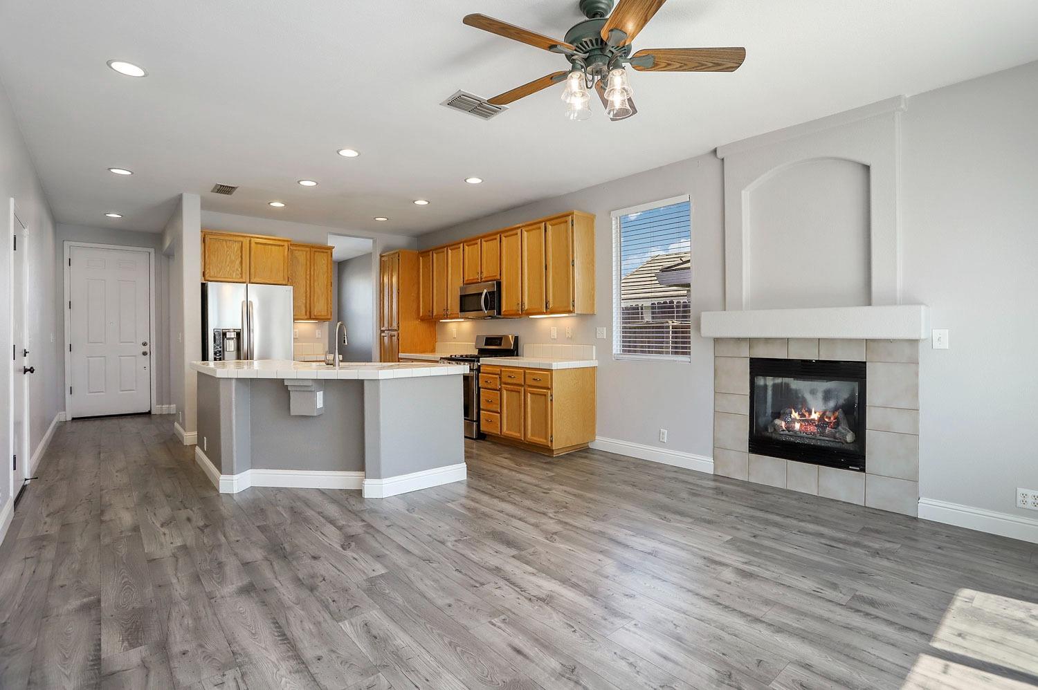 Ridgepoint Drive, Antelope, California image 9
