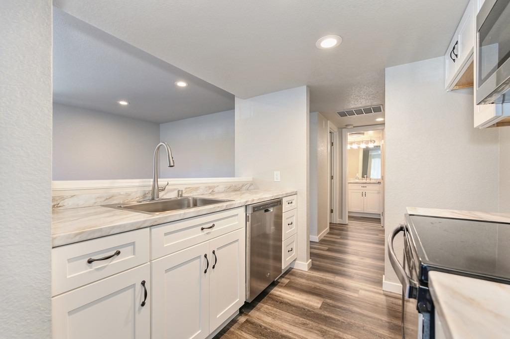 Detail Gallery Image 1 of 1 For 905 Fulton Ave #409,  Sacramento,  CA 95825 - 1 Beds | 1 Baths