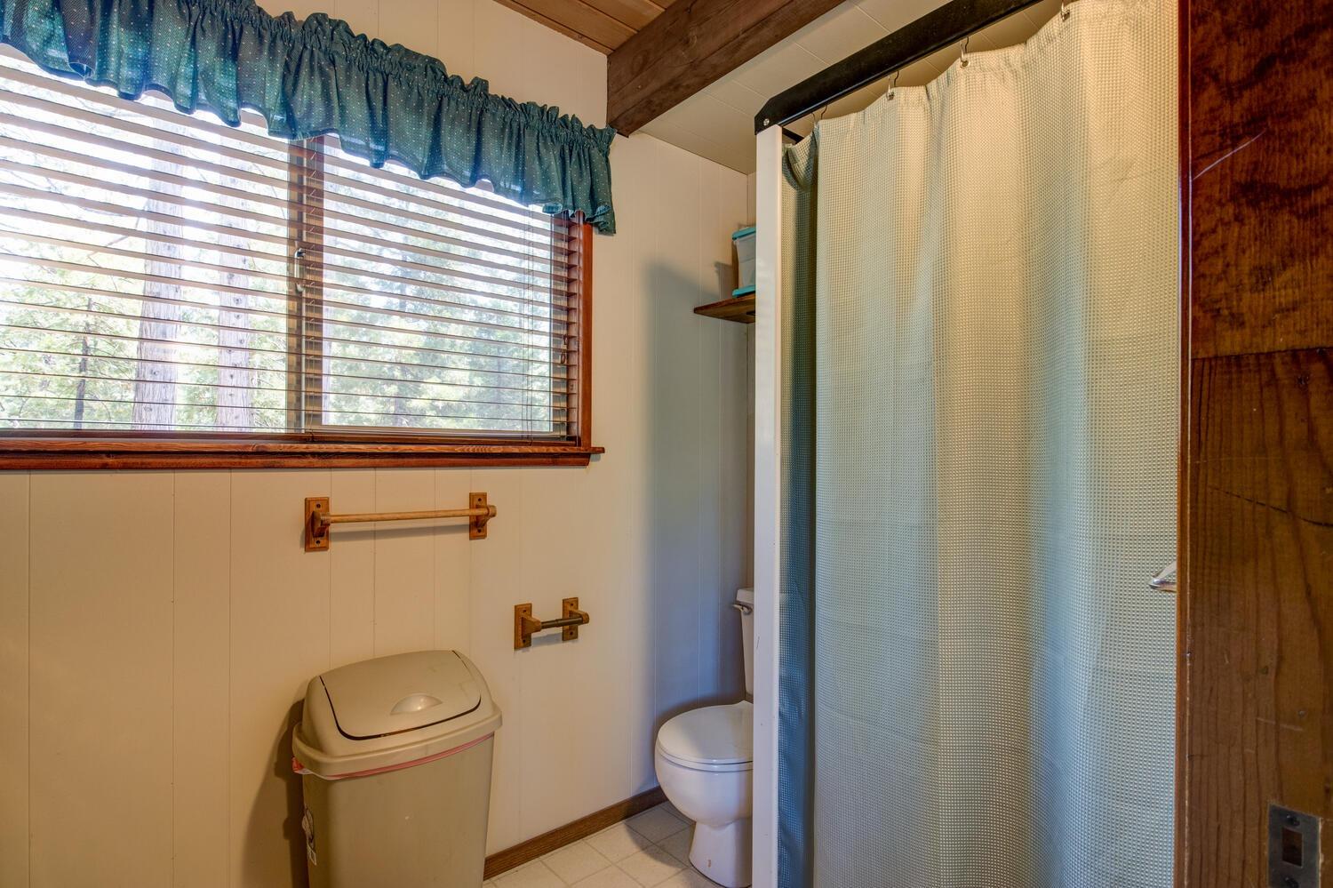 Detail Gallery Image 23 of 60 For 2238 Marti Dr #755/7,  Arnold,  CA 95223 - 3 Beds | 2/1 Baths