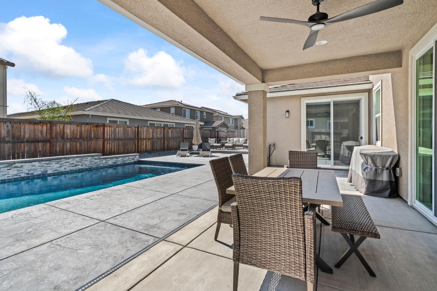 Detail Gallery Image 34 of 45 For 1838 Trulyn Ave, Manteca,  CA 95337 - 5 Beds | 2/1 Baths