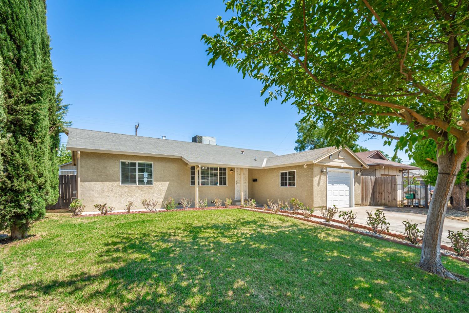 Detail Gallery Image 1 of 1 For 5941 39th St, Sacramento,  CA 95824 - 3 Beds | 1 Baths