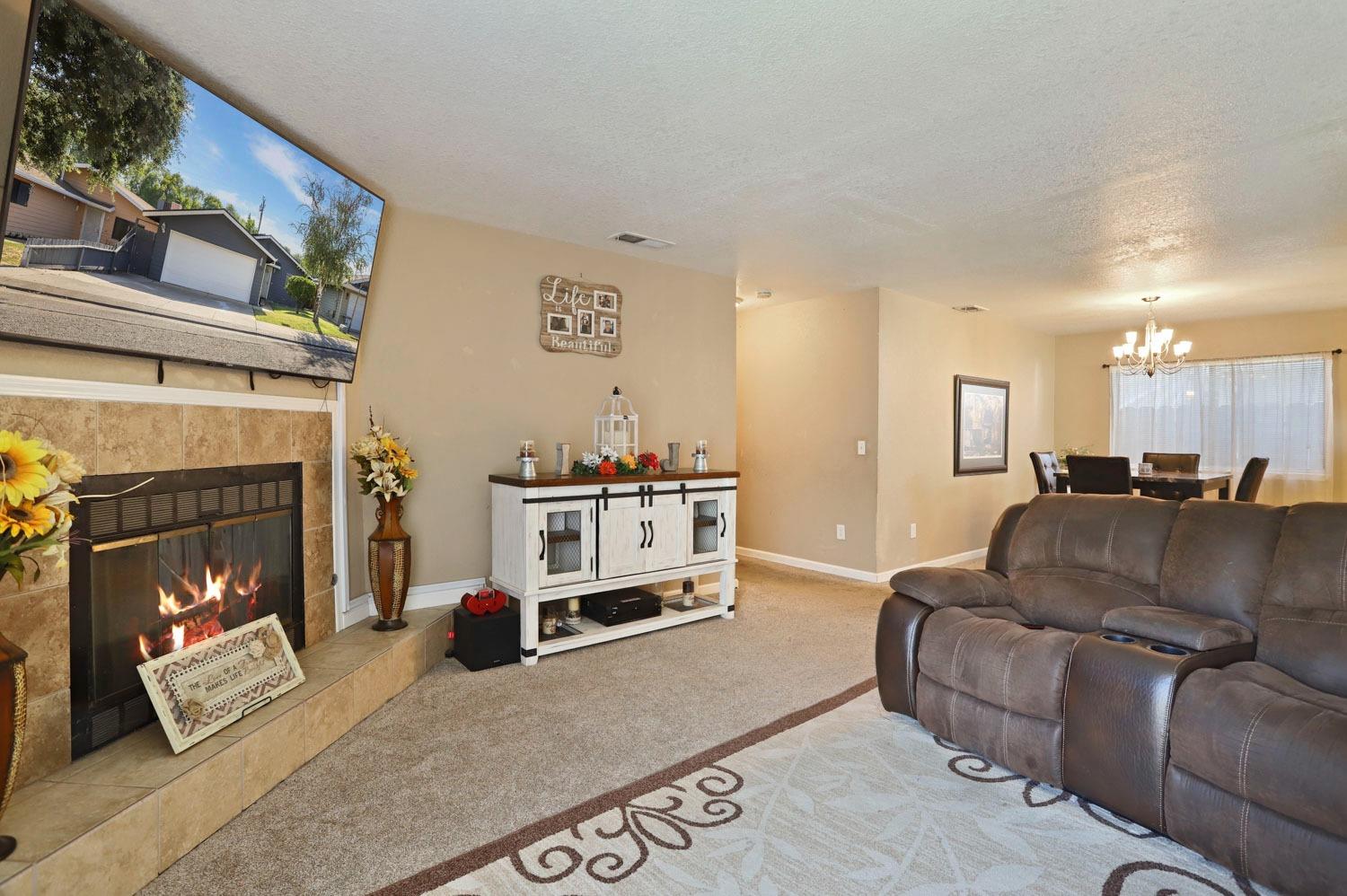 Detail Gallery Image 16 of 29 For 1337 Holt St, Stockton,  CA 95203 - 3 Beds | 2 Baths