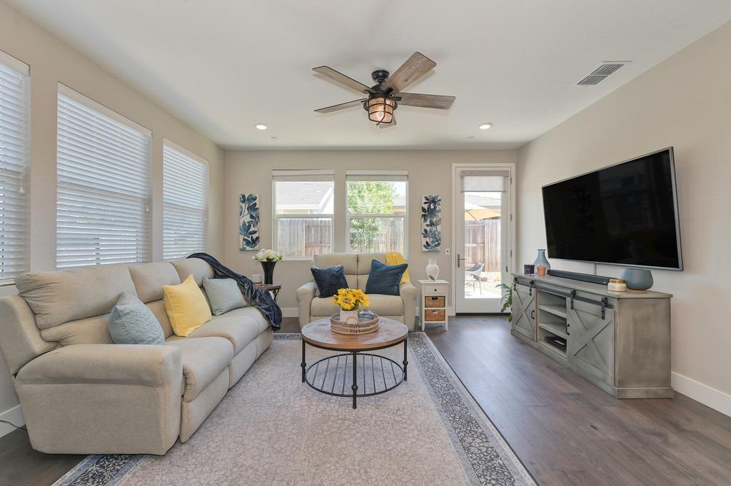 Detail Gallery Image 24 of 65 For 7024 Starburst Ln, Roseville,  CA 95747 - 2 Beds | 2 Baths