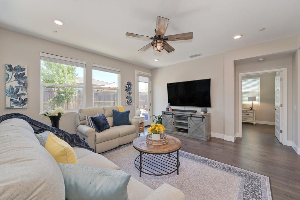 Detail Gallery Image 25 of 65 For 7024 Starburst Ln, Roseville,  CA 95747 - 2 Beds | 2 Baths