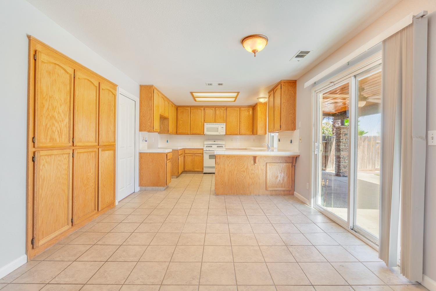 Sandra Street, Los Banos, California image 14