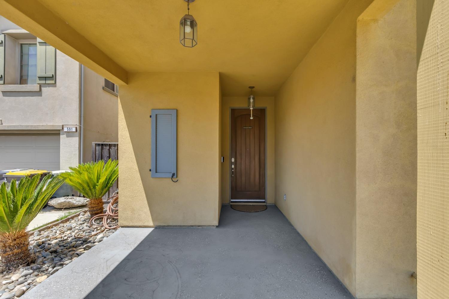 Detail Gallery Image 6 of 46 For 583 New England Ave, Lathrop,  CA 95330 - 3 Beds | 2/1 Baths