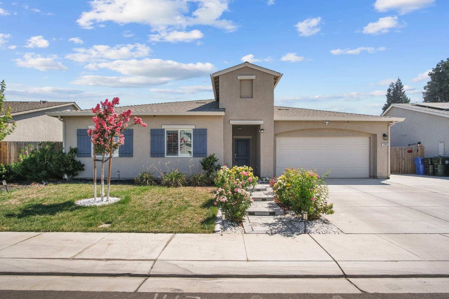 Detail Gallery Image 1 of 1 For 1368 Crimson Ln, Manteca,  CA 95336 - 3 Beds | 2 Baths