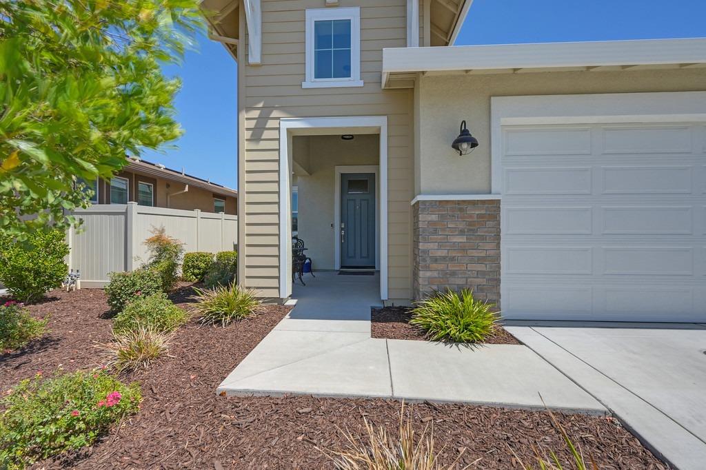 Detail Gallery Image 4 of 65 For 7024 Starburst Ln, Roseville,  CA 95747 - 2 Beds | 2 Baths